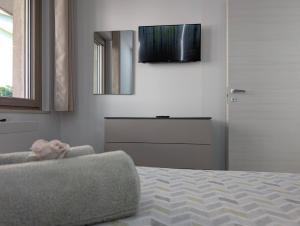 -Garden Suite-5 min dal mare Wifi AC 4 posti letto