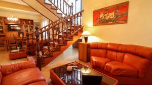 Luxury Italian Villa - with Gym, Garden
