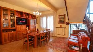 Luxury Italian Villa - with Gym, Garden
