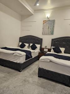 Hotel Roopalee Palace