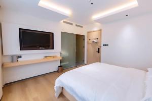Hera Hotel