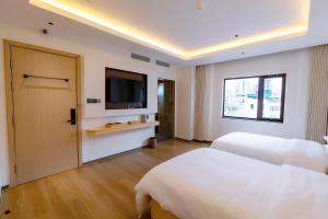 Hera Hotel