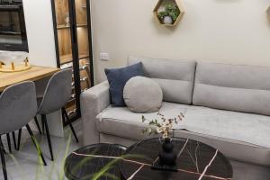 Azure Haven Dhërmi Modern 2BR Escape by PikHost