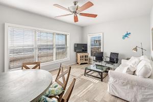 Marshall Blvd 2907 C - Ocean Spray at the Blue Horizon