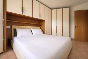 Deluxe apartment & private garden & Wi-Fi