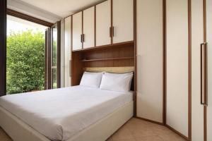 Deluxe apartment & private garden & Wi-Fi