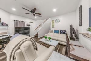 Ile Ayo - Private Bedrooms with Shared Bathroom in Co-Living Home