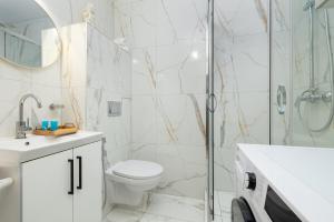 Grażyny Modern Apartament by BookingHost