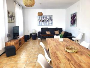 Roses Casc Antic SL Sant Elm 5