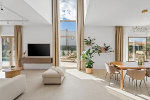 Villa Veluri with 4 bedrooms and heated pool