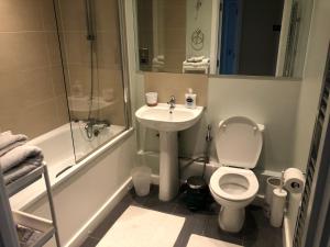 Double Room with Main Bathroom use