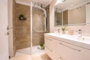 La Rosaleda by Edeal Homes