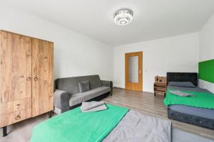 Livemore24 - Apartment 3 in Duisburg WLAN - Smart-TV - 24-7 Check-in und Küche