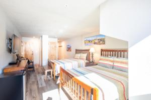 Mountain Plaza 706