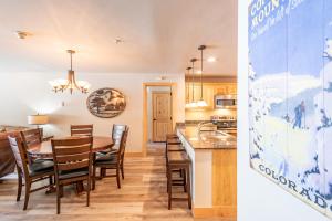 Mountain Plaza 706