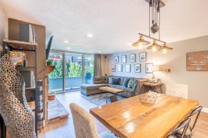 Snowbridge Square 108