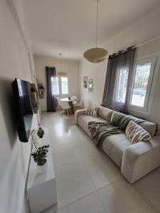 Cozy 50sqm house near to Agia Paraskevi Metro