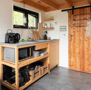 Tiny House of Happiness - shared hot tub