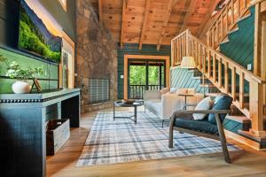 Pet-Friendly Cabin Near Dollywood Hot Tub Arcade