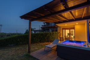 Afitos Luxury Villas -Private Jacuzzi-