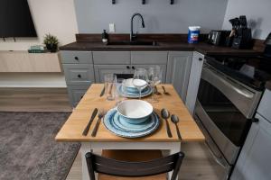 Private 2 Storey Home with 3BR-2BA by Queen West