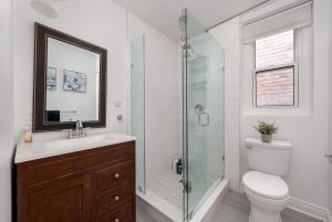 Private 2 Storey Home with 3BR-2BA by Queen West
