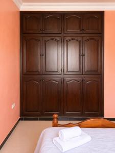 À 100 m de la plage, calme côté cour, charme marocain, 1 chambre et 3 couchages dans salon, parking