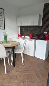 Pura Vida Mountain Glamping-tiny houses and tents