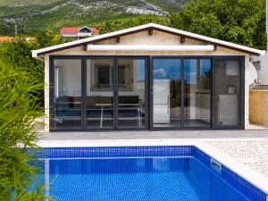 Villa Rocco - Bungalow with pool for 4 Guests
