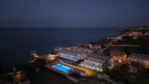 Golden Coast Beachfront Resort