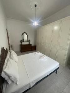 Vintage Roman Living in Flaminio