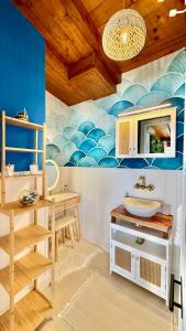 Olive Tree Oasis - Coastal Charm & Sea Views
