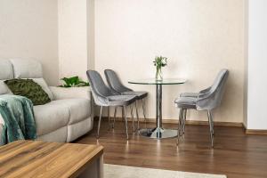 Victoriei 1BR Flat - Spectacular Boulevard Views