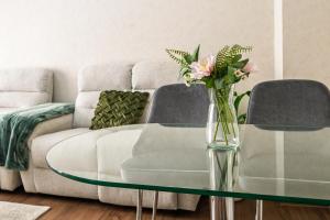 Victoriei 1BR Flat - Spectacular Boulevard Views
