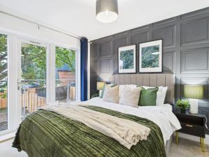 Worcester Retreat by Signature Stays - Pool & Spa - Gym - Modern