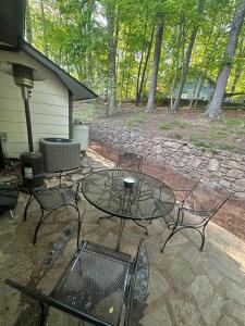 Spacious West Asheville Home- 4bed 3ba- MIL suite