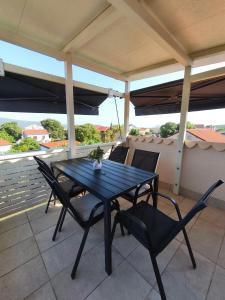 Apartma Mija - L