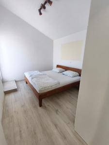 Apartma Mija - L