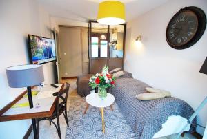 Appart'hotels Pied a Terre Autun : Appartement - Vue sur Jardin