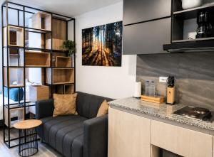Studio Zona T Rentun Collection