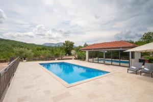 Villa Sky Stone, Heated Pool, Playground