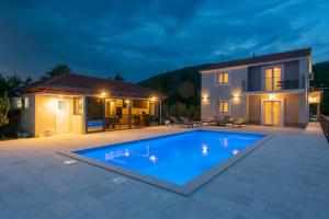 Villa Sky Stone, Heated Pool, Playground
