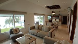 Bartolome Oceanfront Suites
