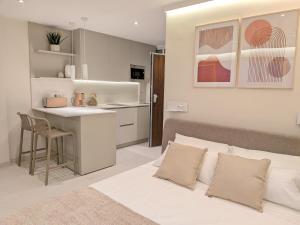Studio Magnolia by Studiomarbella con vistas al mar