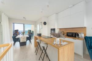 Widok na Morze 5 Piętro 6 osobowy by Perłowa Przystań Rent