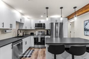 Duckworth Suite2B Kitchen, WD & WiFi DT