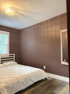 Brookswood Oasis - Guest suite,1 bedroom,1 den & 1 full bathroom