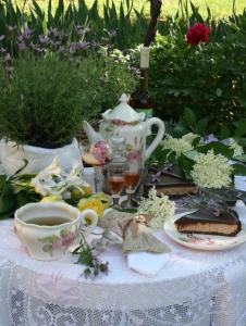 DINER ROSE HILL STUDIO with a special offer