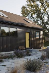 Luxury Farmhouse Retreat with a Hot Tub and Bunkie in Bayfield