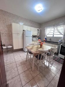 Refúgio em Mongaguá - 250m da Praia - Até 15 Pessoas